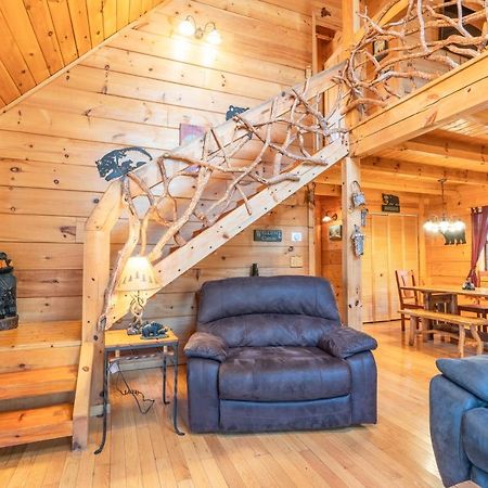 Moonshine Ridge Cabin With Hot Tub And Fire Pit Pigeon Forge Kültér fotó