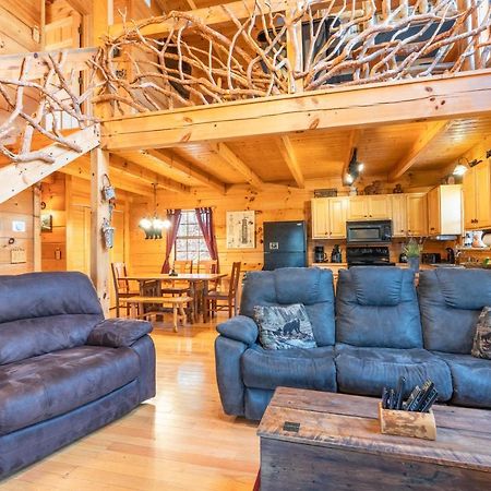 Moonshine Ridge Cabin With Hot Tub And Fire Pit Pigeon Forge Kültér fotó