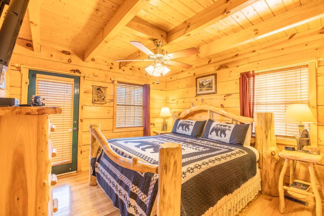 Moonshine Ridge Cabin With Hot Tub And Fire Pit Pigeon Forge Kültér fotó