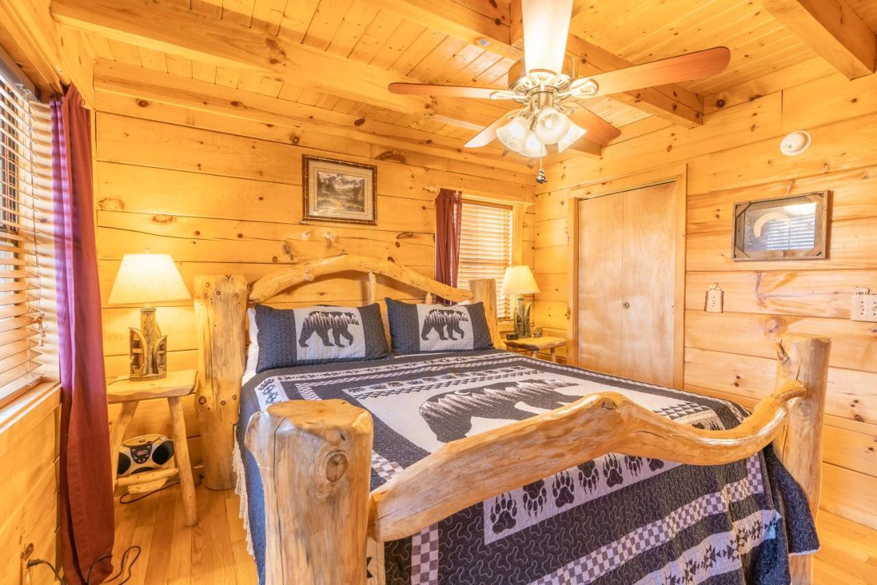 Moonshine Ridge Cabin With Hot Tub And Fire Pit Pigeon Forge Kültér fotó
