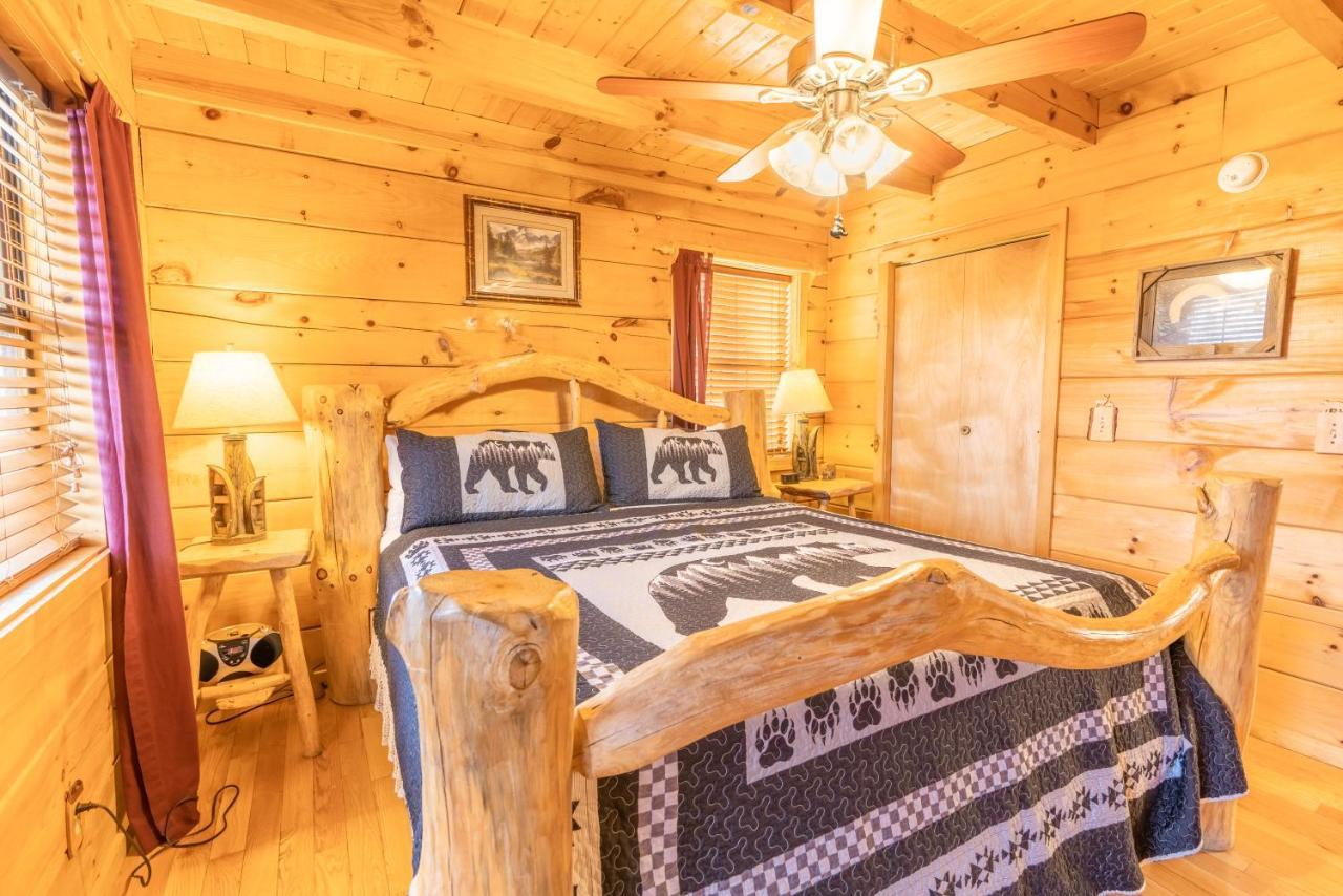 Moonshine Ridge Cabin With Hot Tub And Fire Pit Pigeon Forge Kültér fotó