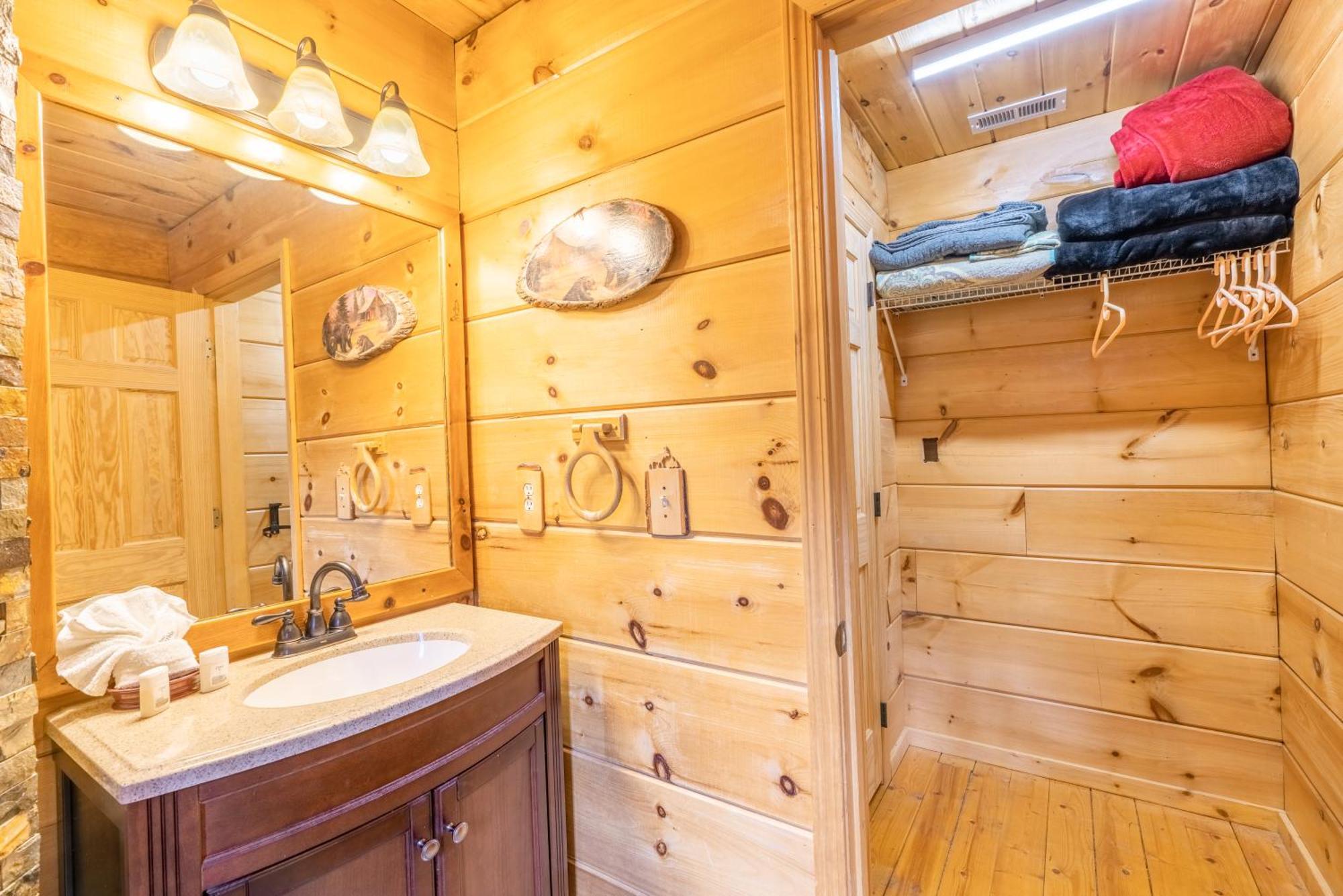 Moonshine Ridge Cabin With Hot Tub And Fire Pit Pigeon Forge Kültér fotó
